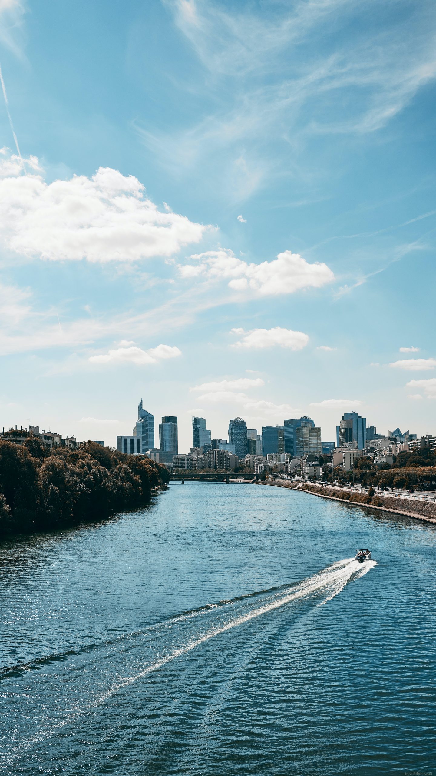 julio-wolf-Jga28iBu2Xw-unsplash